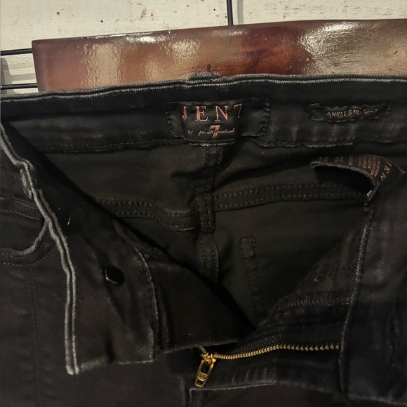 7 For All Mankind Jen 7 Black Women's Jeans in size 4. Ankle straight - Picture 5 of 10